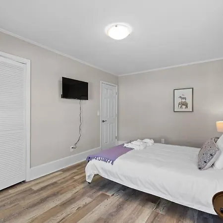 Viagem Neat 1Br With Workspace Close To Beach